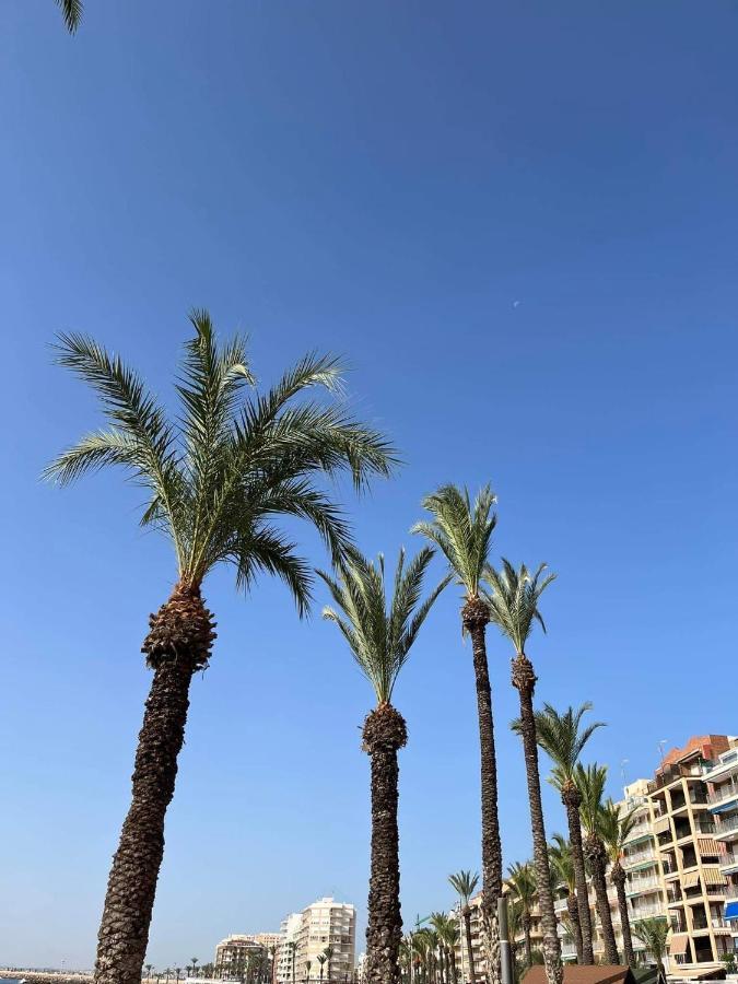 Uroczy Apartament Przy Playa De Los Locos Torrevieja Extérieur photo