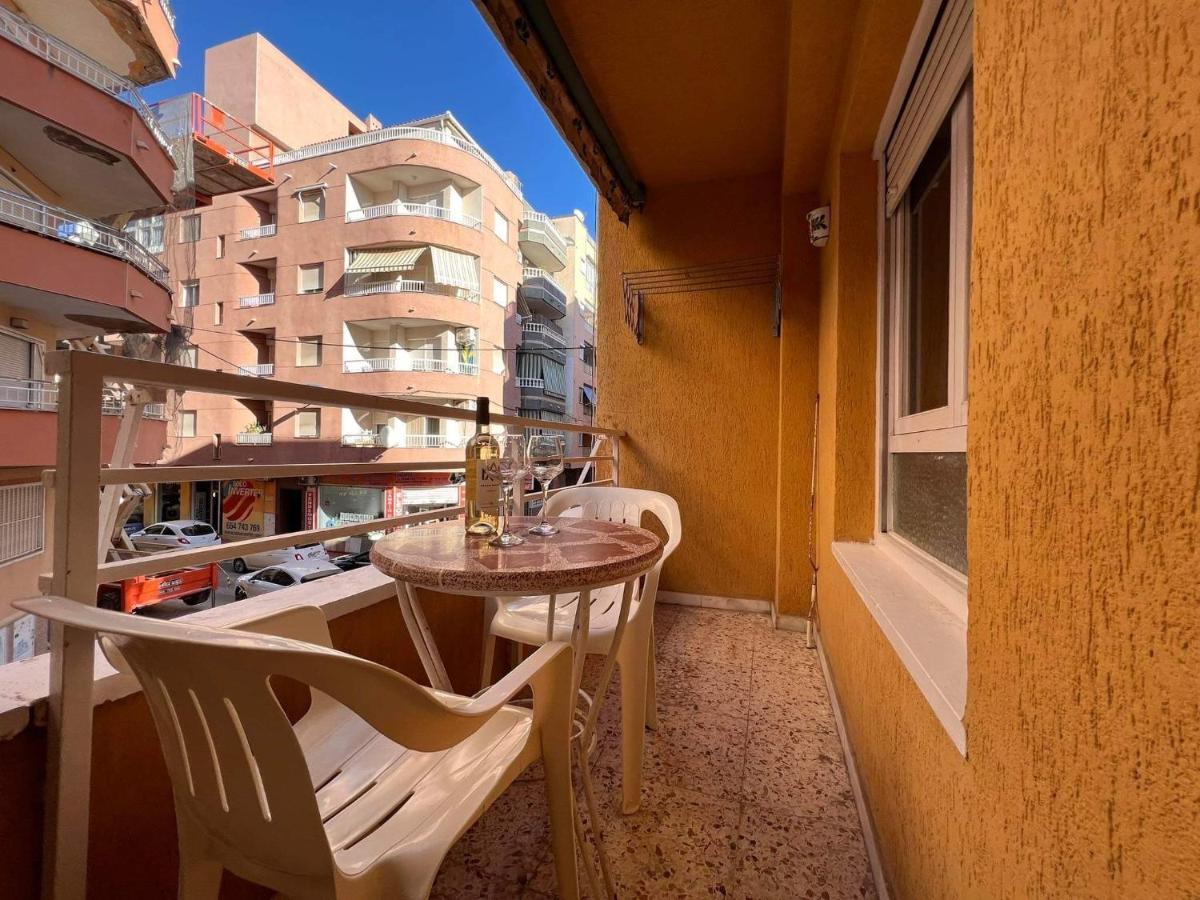 Uroczy Apartament Przy Playa De Los Locos Torrevieja Extérieur photo