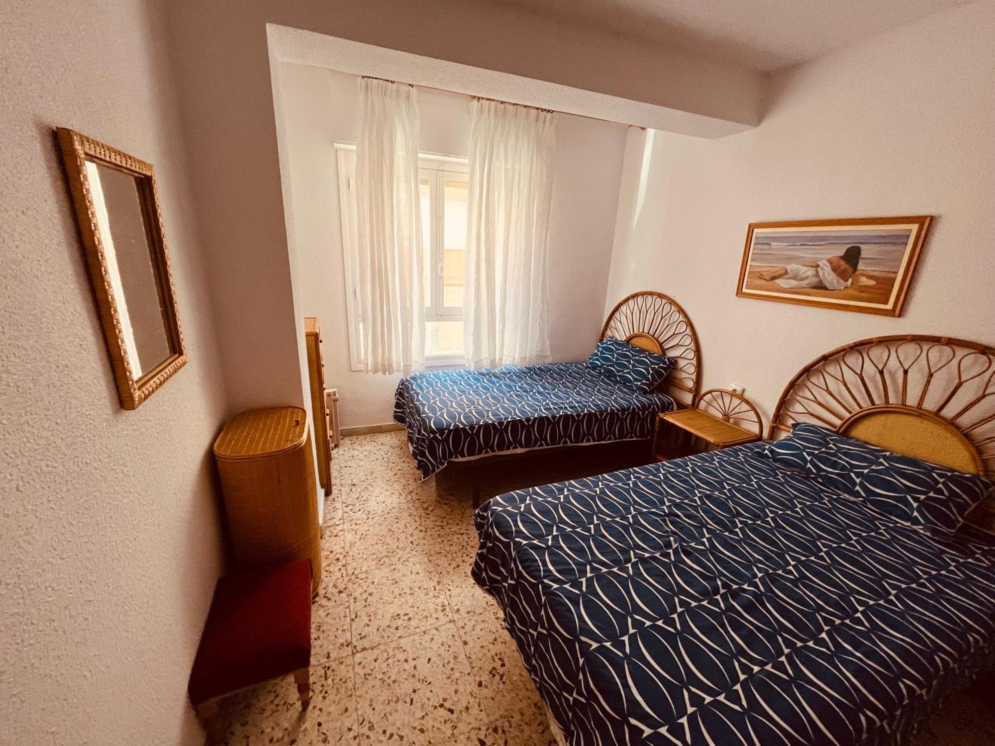 Uroczy Apartament Przy Playa De Los Locos Torrevieja Extérieur photo